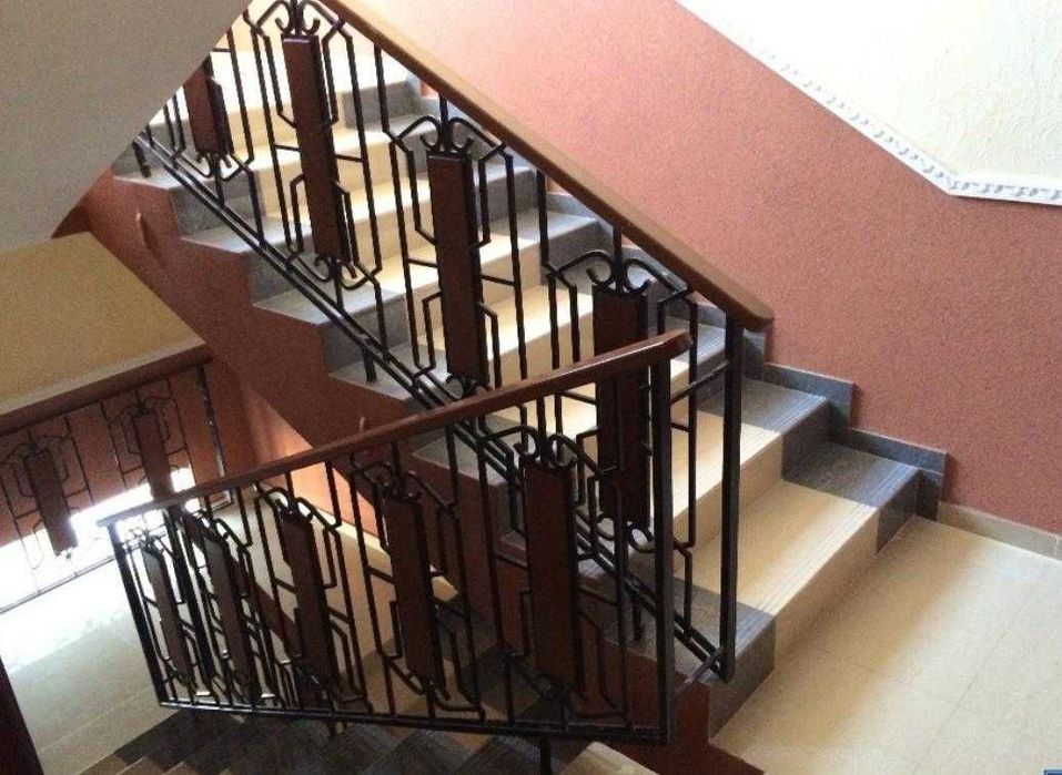 Продається 5-поверховий офісний центр з ремонтом у Вінниці