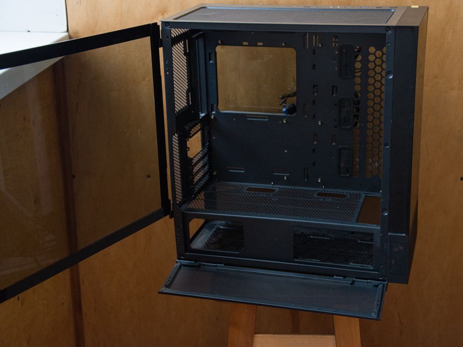 IONZ KZ-V Aether Glass - ігровий корпус Mid-Tower з скляними панелями