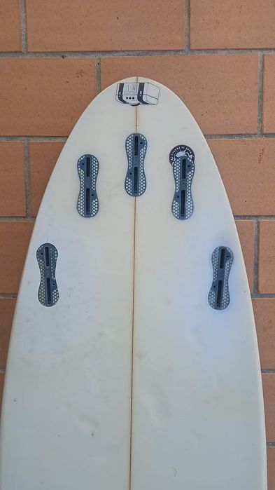 Prancha de surf 5'11 28L