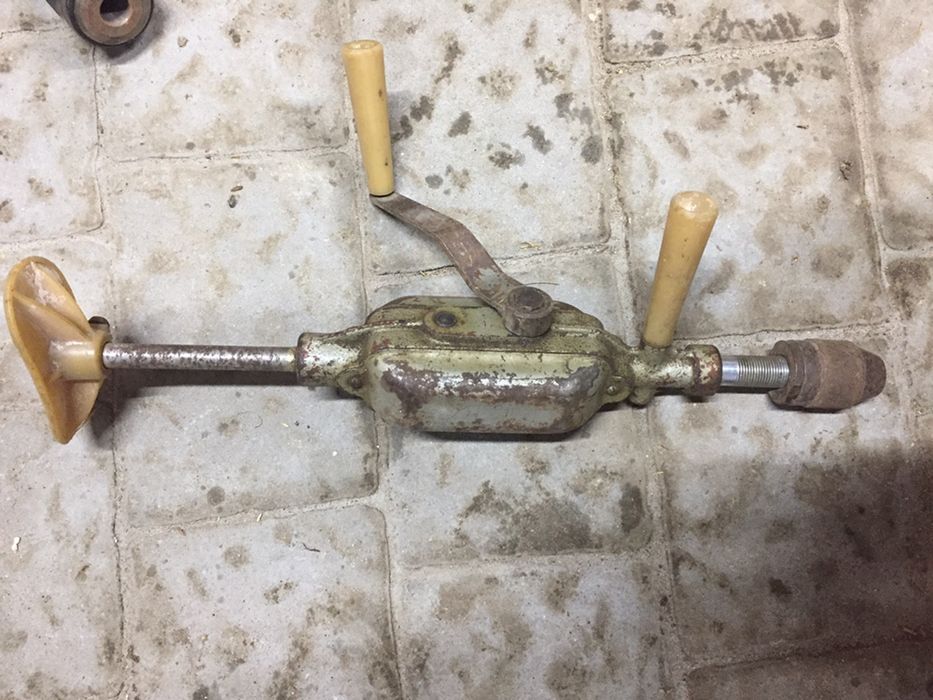 Дрелька ручна