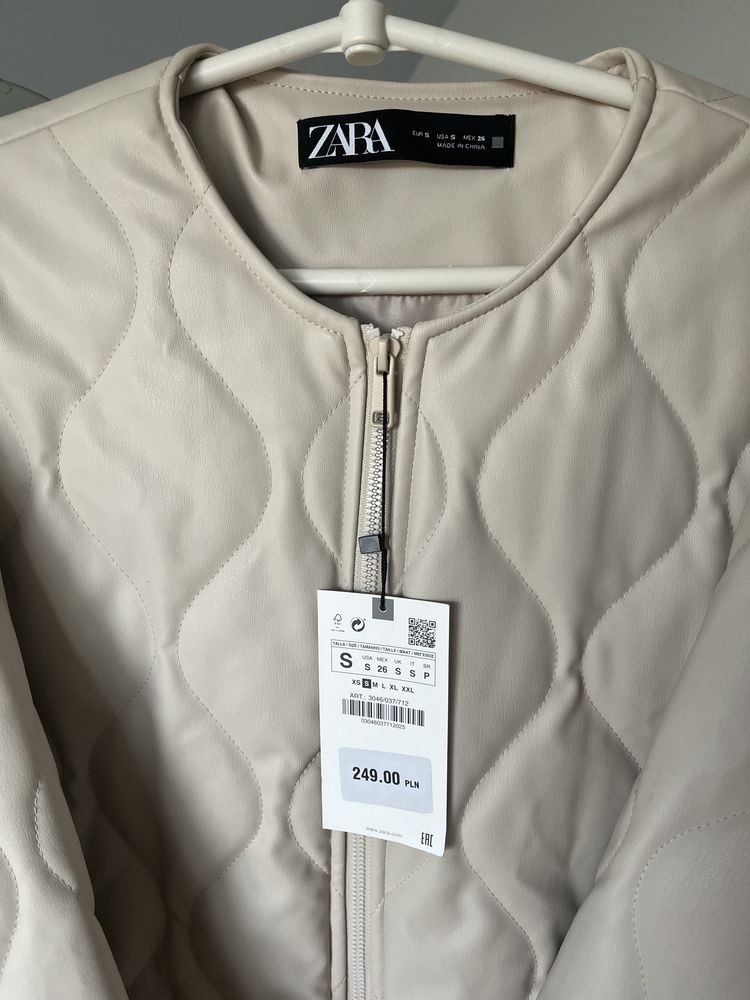 Куртки zara S