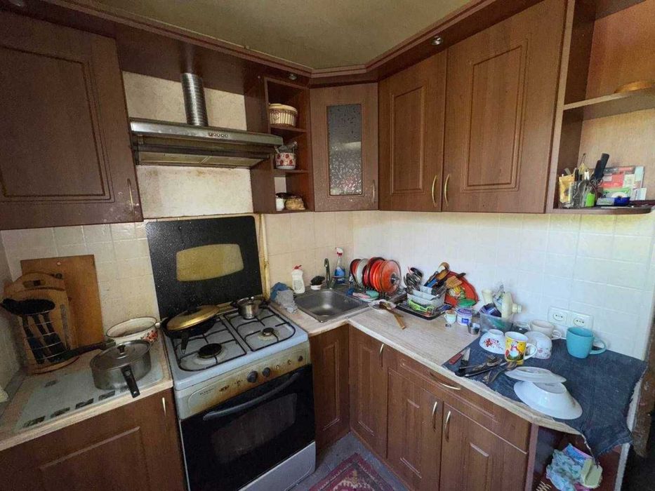 Продам НЕ ДОРОГУЮ 3-ком. квартиру Тополь-1.