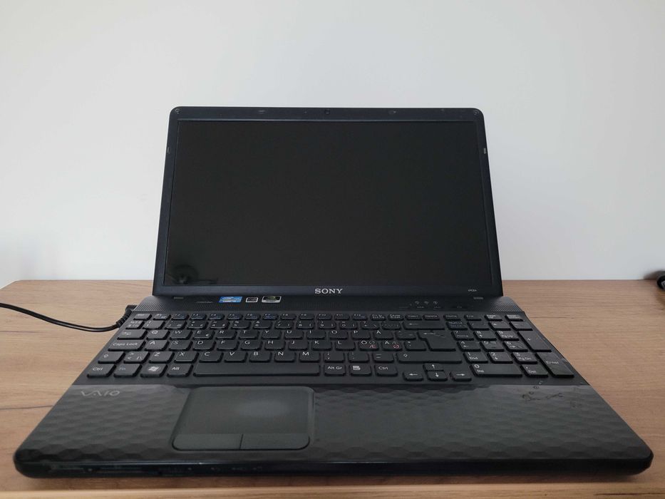 Laptop  SONY  i3 , 4 Gb , 256 SSD