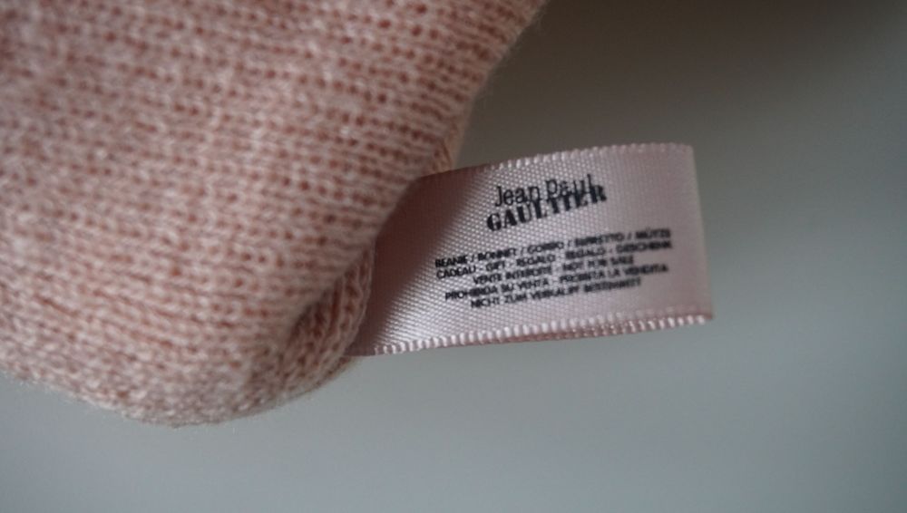Jean Paul Gaultier czapka beanie zimowa drip pudrowy róż logo