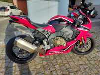 Honda CBR  CBR1000RR Fireblade