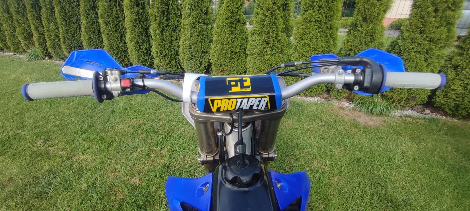 Yamaha yzf 250 .