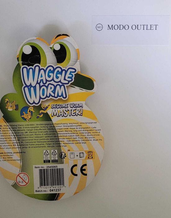 Waggle Worm – Magiczny Robaczek na Sznurku