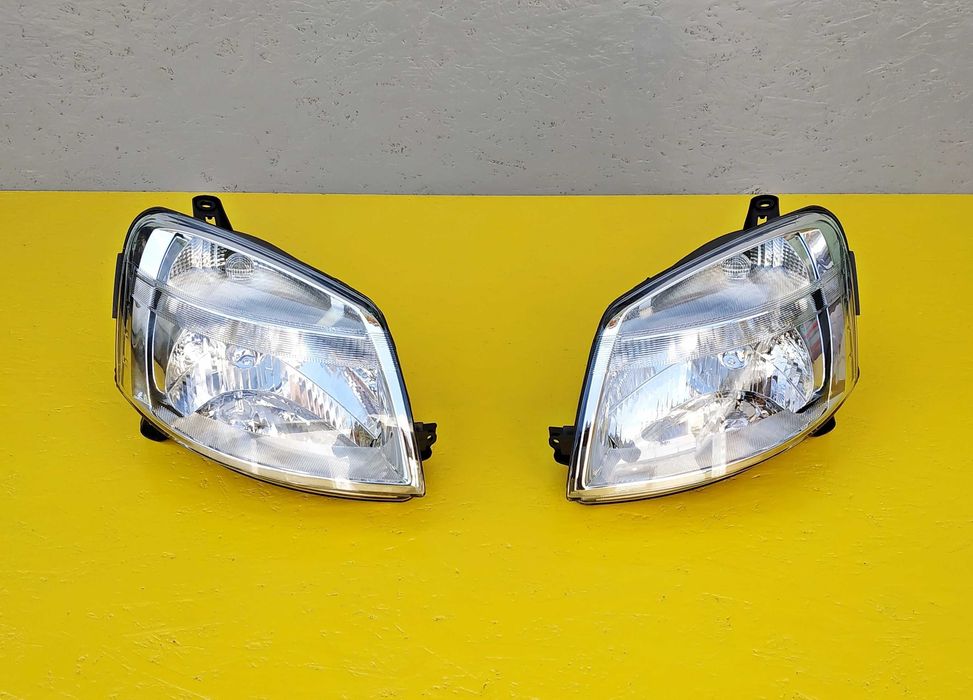 Фара передня на Citroen Berlingo Peugeot Partner Берлинго 02-08р