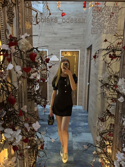 Плаття чорного кольору