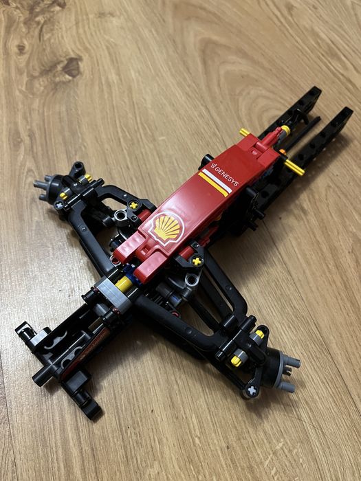 Конструктор Лєго Ferari SF-24