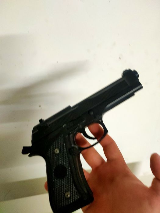 Réplica airsoft Beretta M9 - Venda Urgente