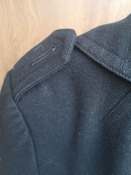 Czarny płaszcz jesienny, 50% wełny, Amisu