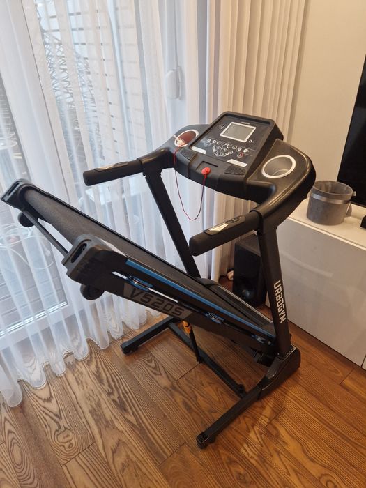 Bieżnia elektryczna URBOGYM V520S z automatyczną regulacją nachylenia