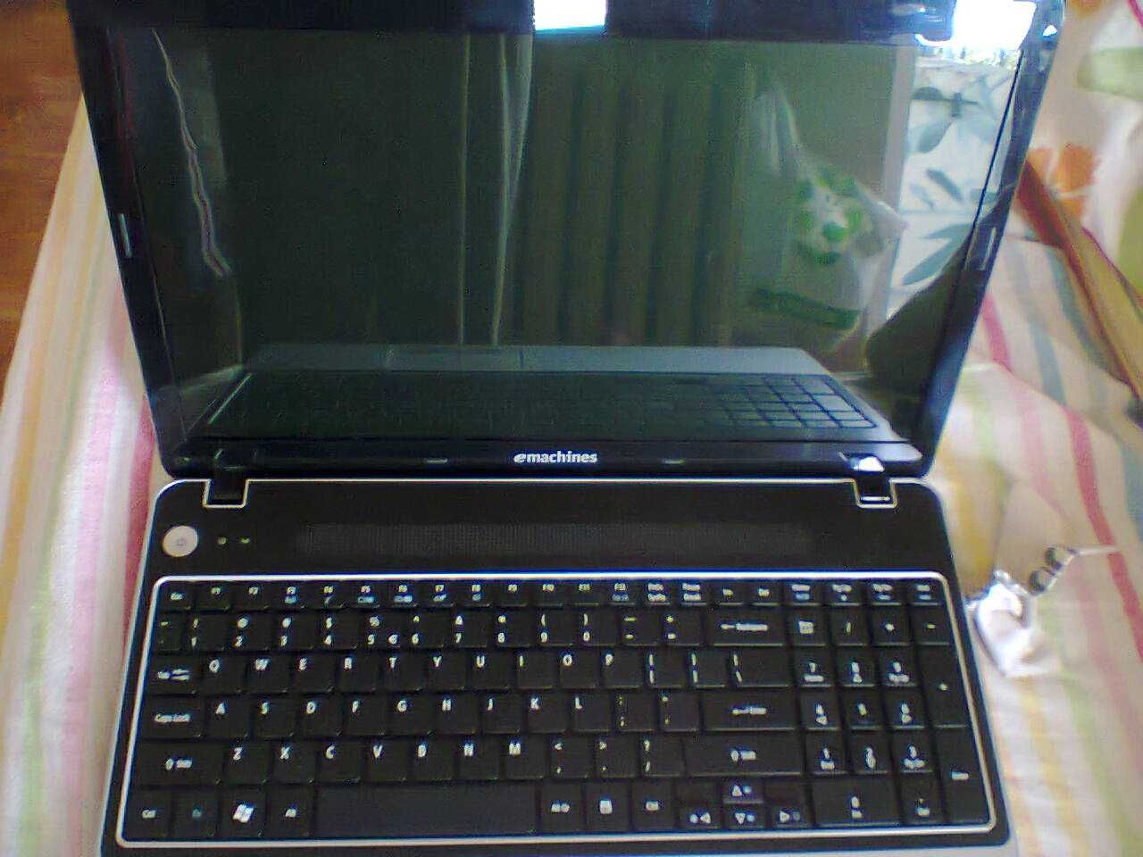 Laptop  ACER  eMachines E 730  dysk SSD - procesor i3