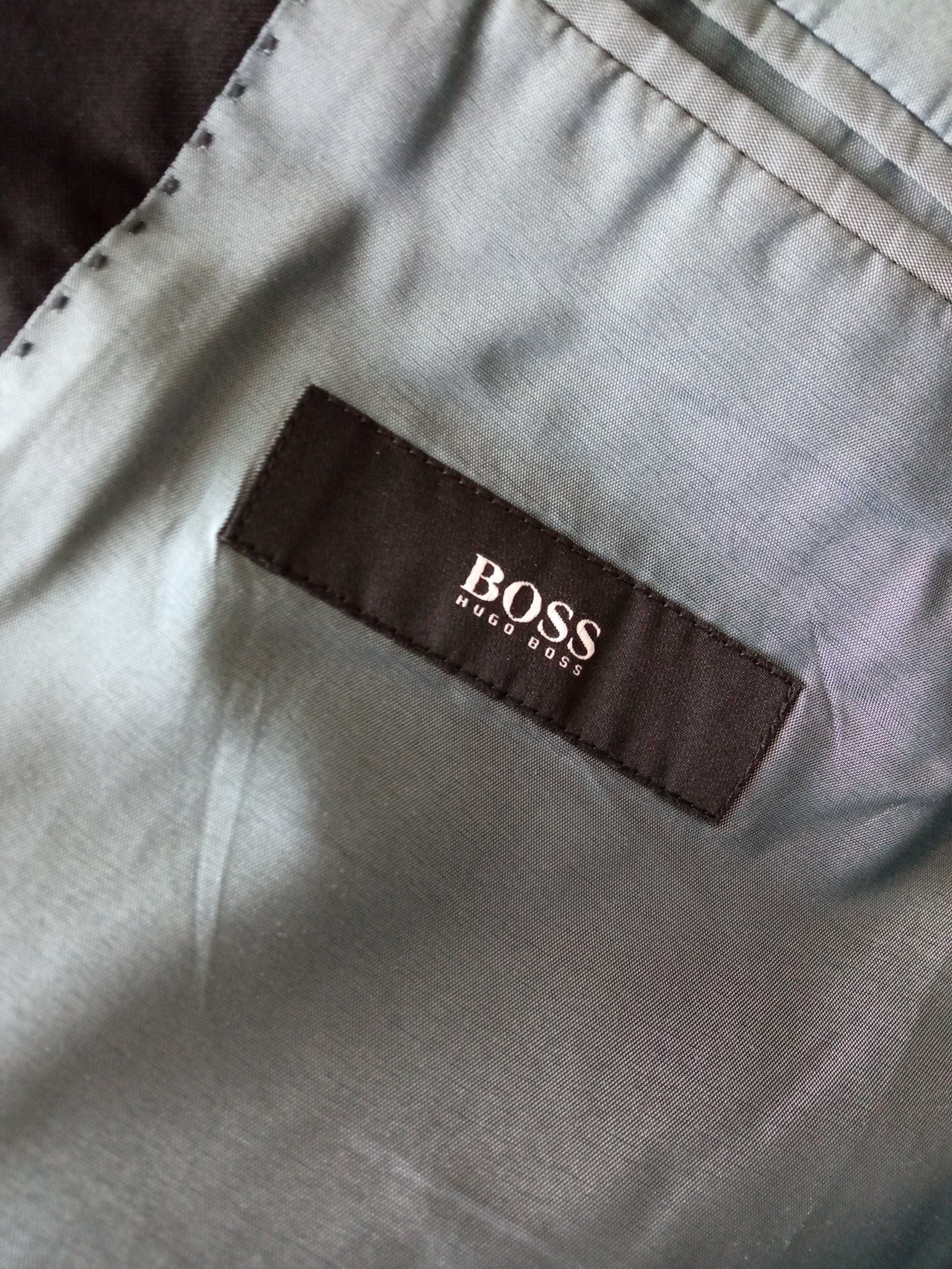 Hugo Boss garnitur gładki czarny r 182/108/98 jak nowy