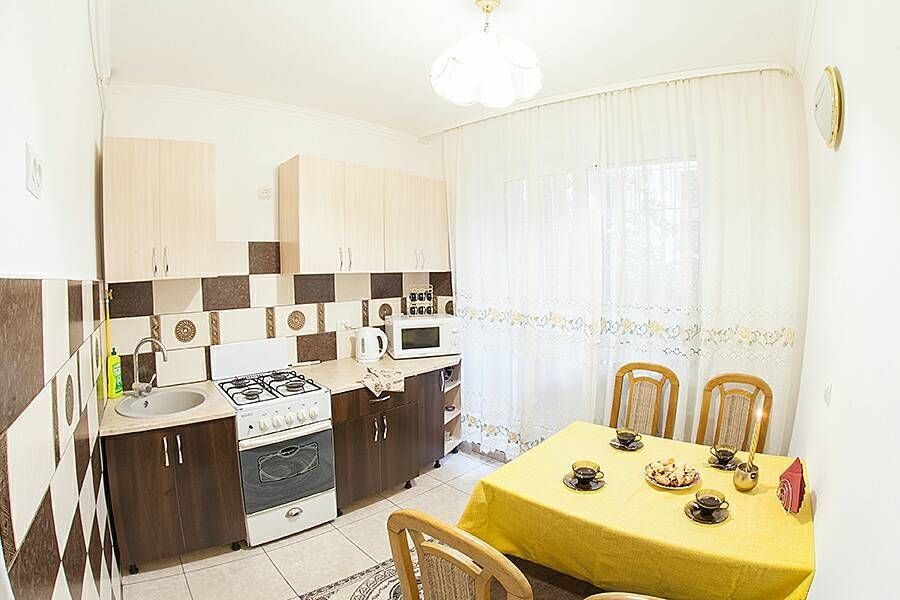 Здається квартира подобово ближний центр Мазепи-Орлика .