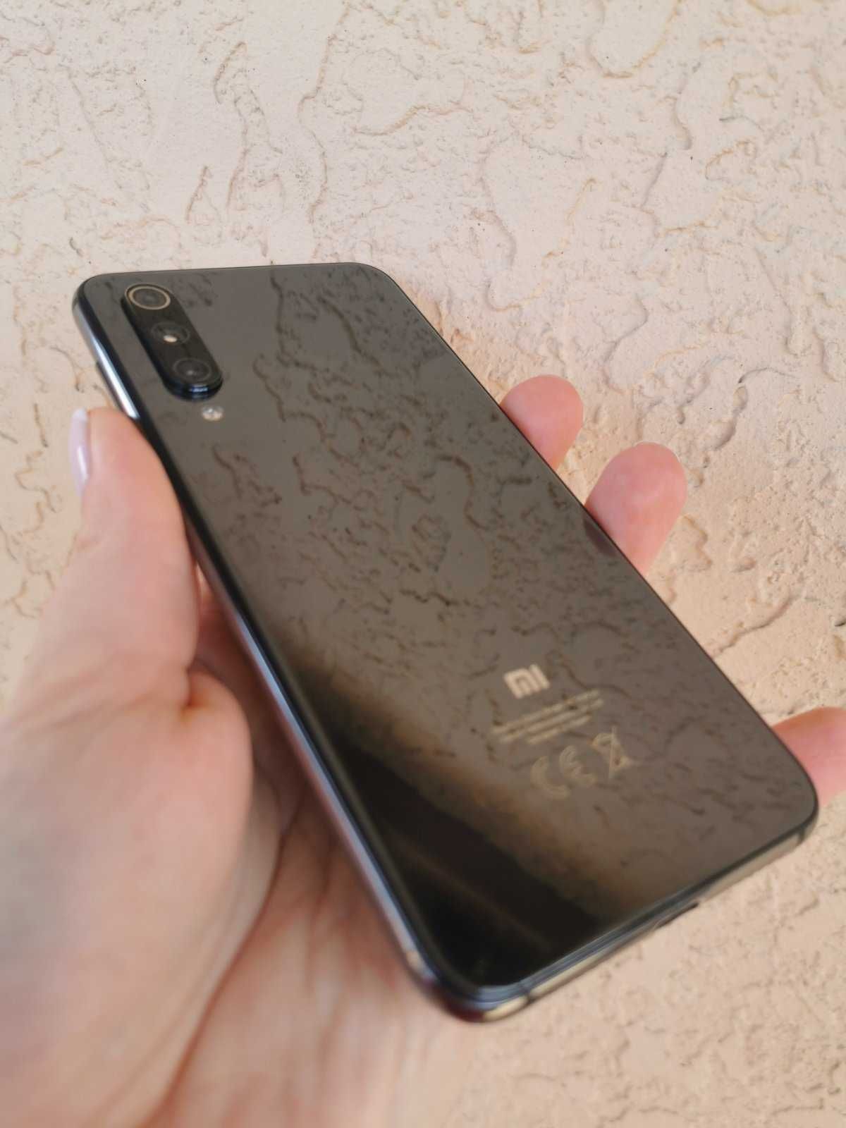 Продам телефон Xiaomi Mi9SE 6/64 Black