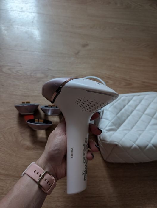 Philips Lumea 9000 BRI958/00  Ефективна домашня IPL-епіляція