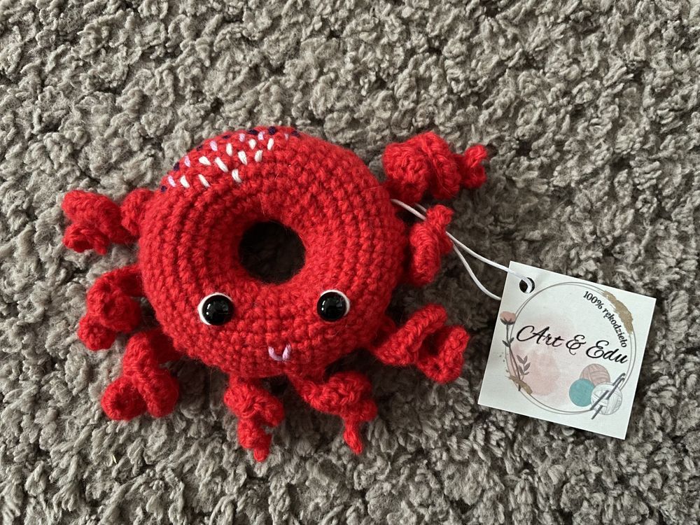 Osmiornica donut na szydelku rekodzielo amigurumi crochet prezent hand