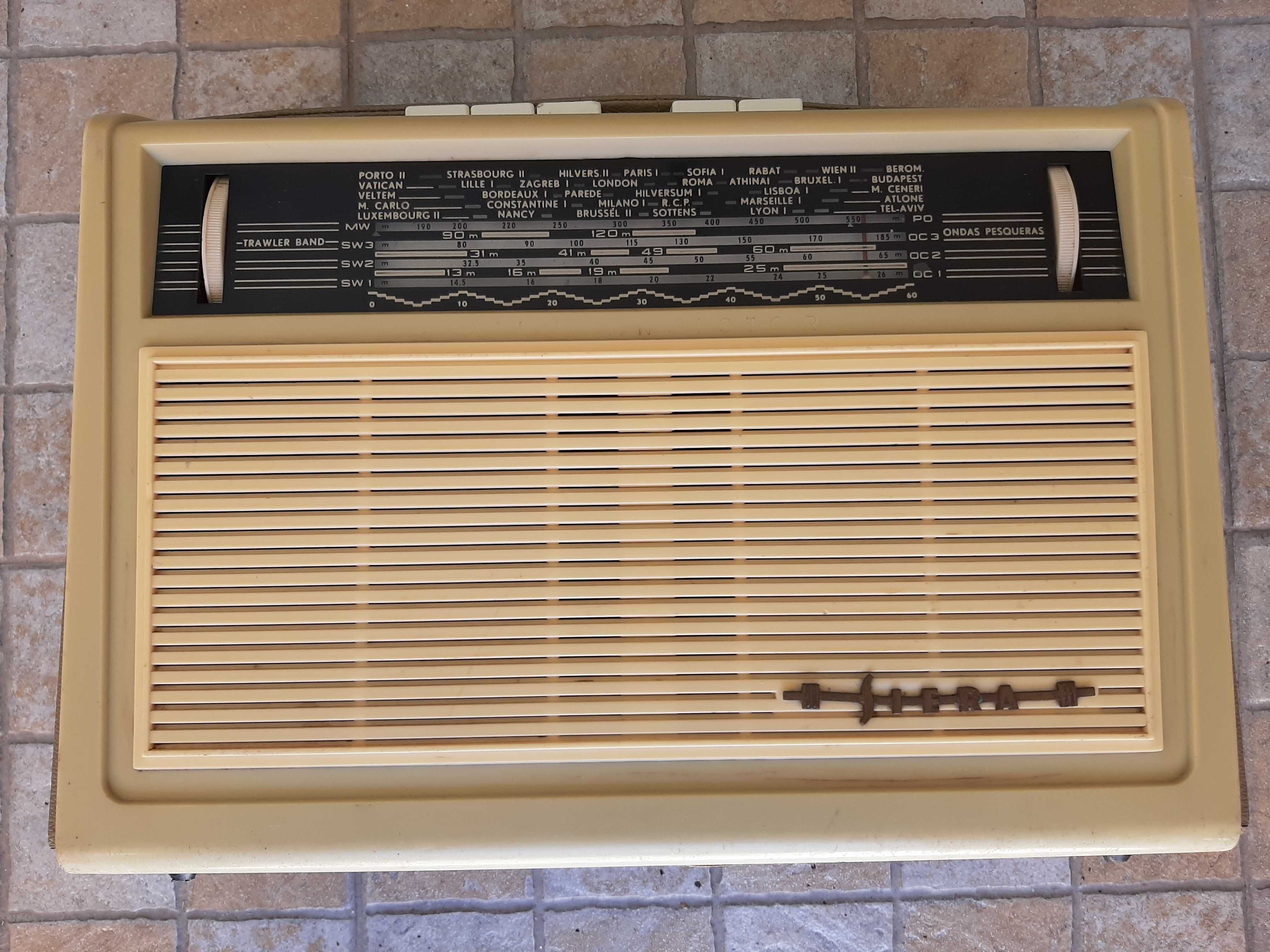 Rádio SIERA, Modelo SA6198T, dos anos 50