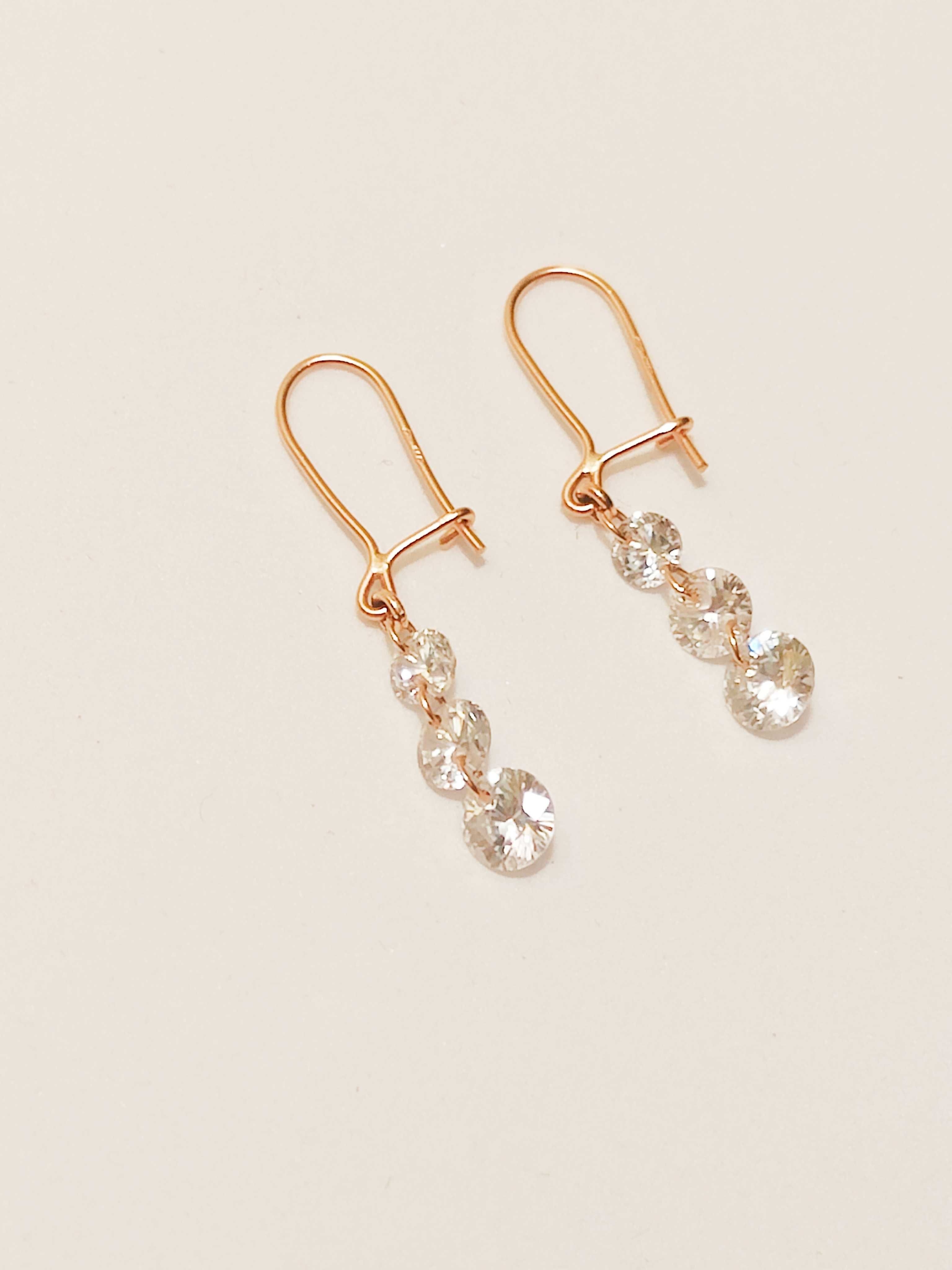 Brincos em ouro com zirconias