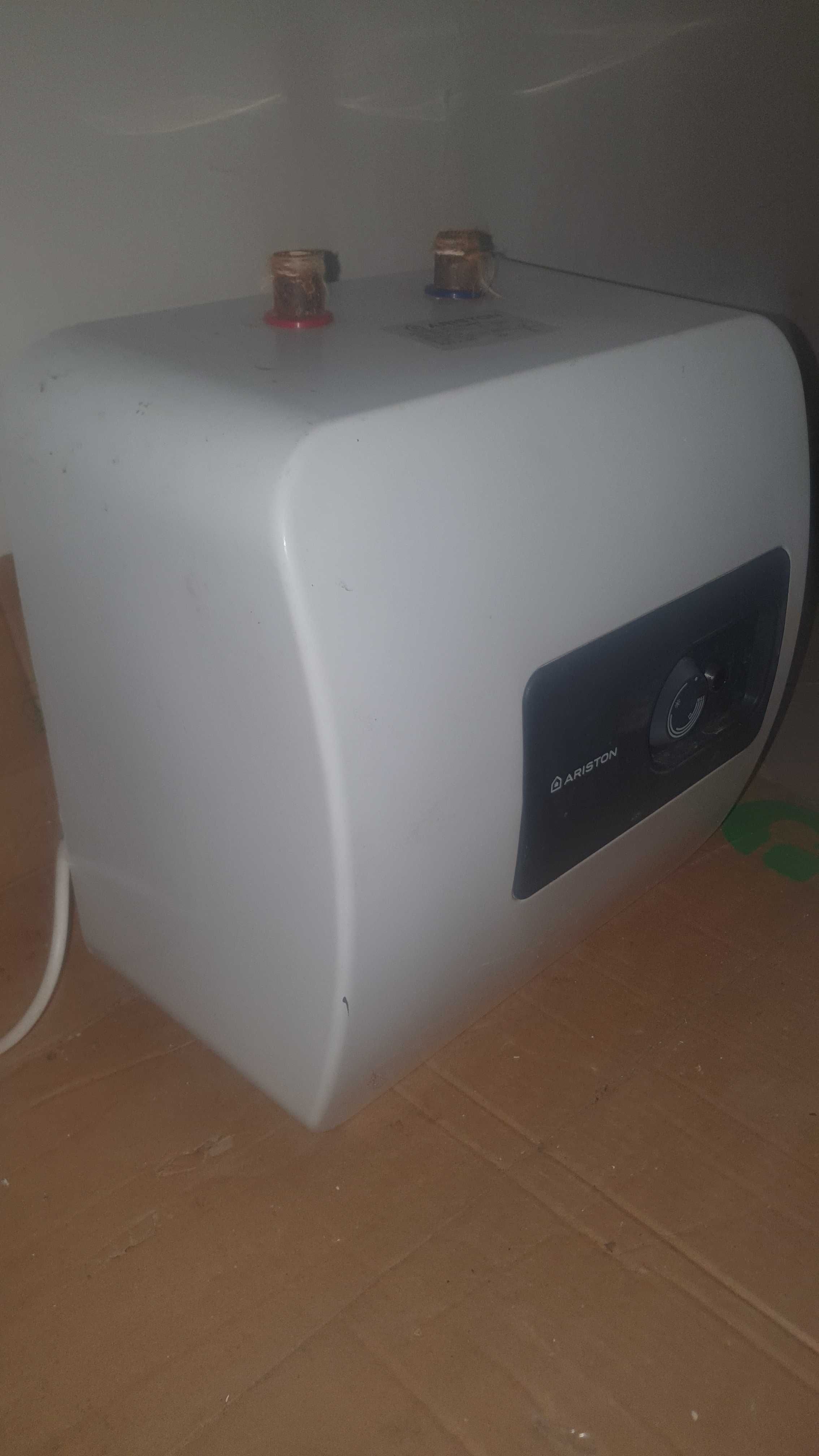 Podgrzewacz wody emaliowany przepływowy 1200W ARISTON PRO10UR 10L