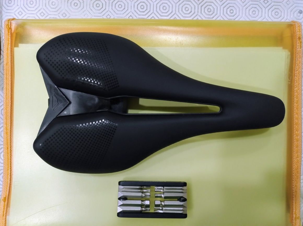 Selim de bicicleta Merida Expert SL Short com ferramenta VMount Novo