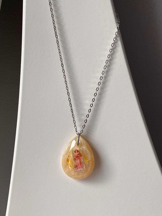 naszyjnik anioł aniołek żywica coquette kamea handmade