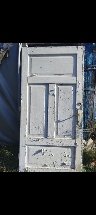 Stare drzwi do wnętrza.