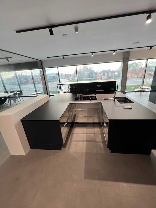 Meble kuchenne -wyspa ,blat HPL , okucia Blum nowe sprzedam.