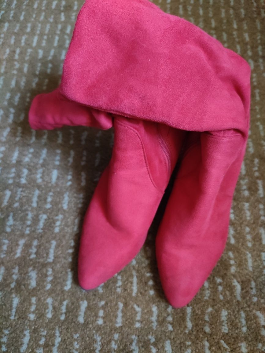 Botas cano médio vermelhas