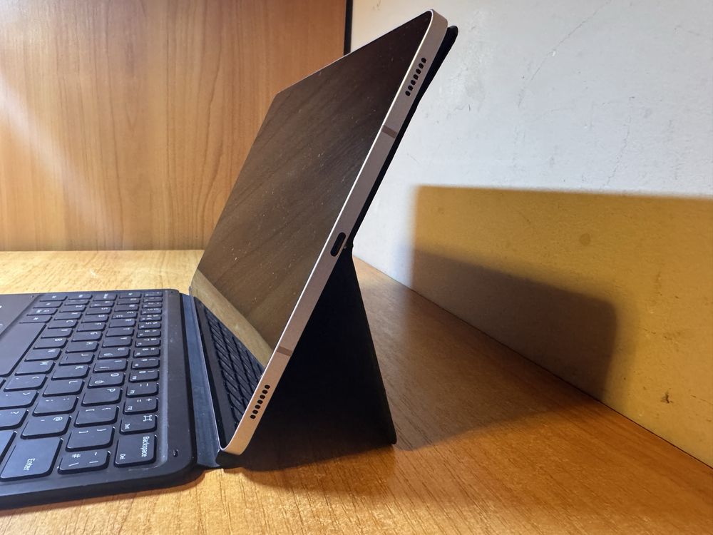 Samsung galaxy TAB S8 5G sim + dużo orygianlnych gratisów, tablet