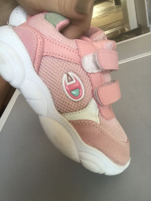 Кросівки для дівчинки