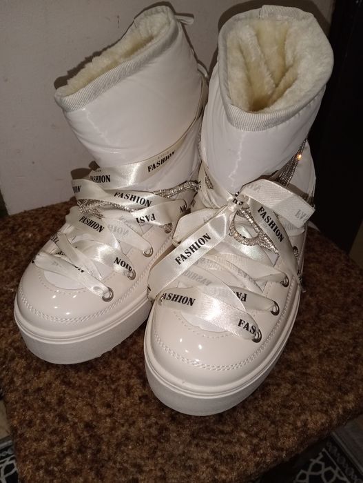 Сноубутси ,дутики .чоботи