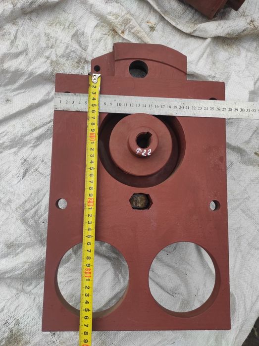 Вертикально-фрезерний привід (частина) без стола, двигуна і станини дл