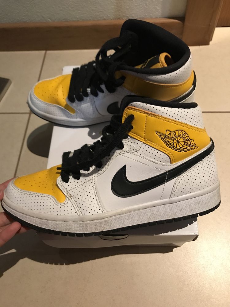 Air Jordan 1 Mid Perforated White University Gold