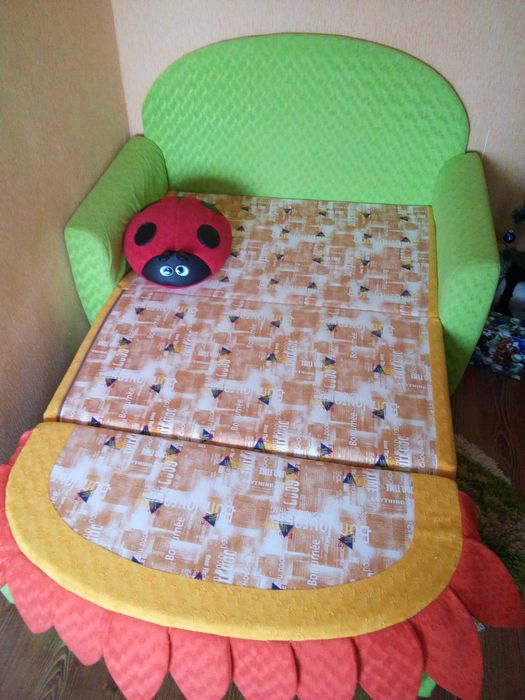 Диван ліжко дитячий