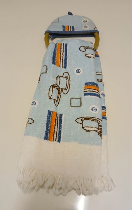 Suporte com pano de cozinha felpudo