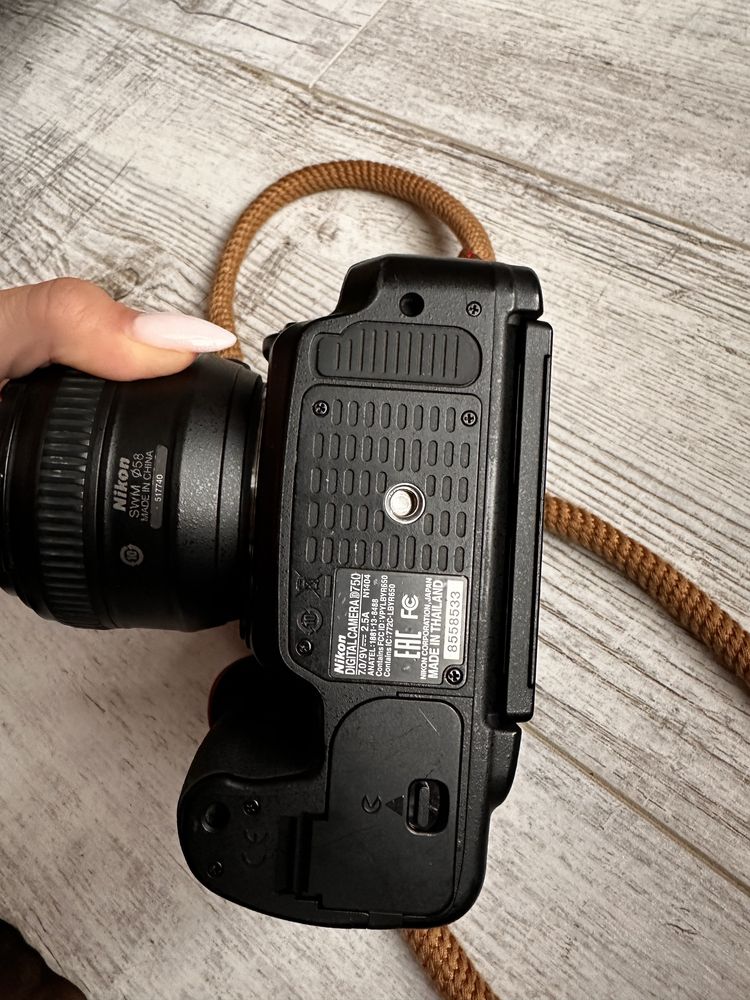 Nikon D750 (повнокадровий дзеркальний фотоапарат)