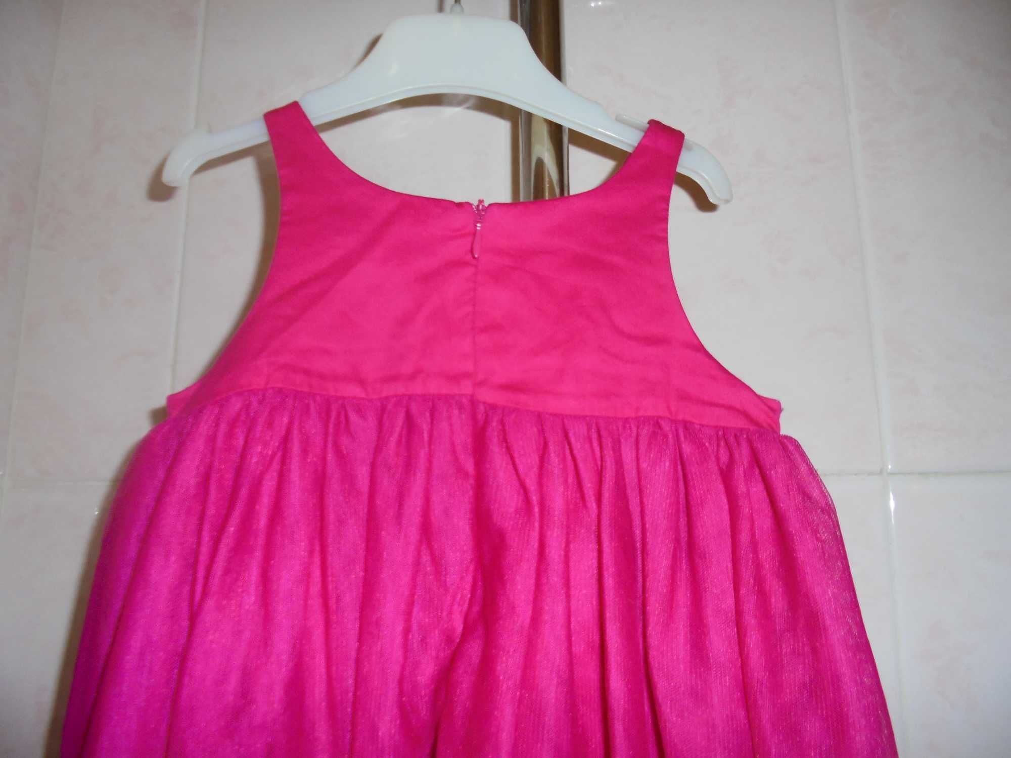 vestido de menina cor de rosa lindo