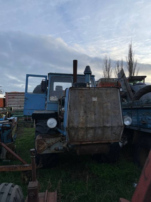 Продаю трактор Т-150К з плугом