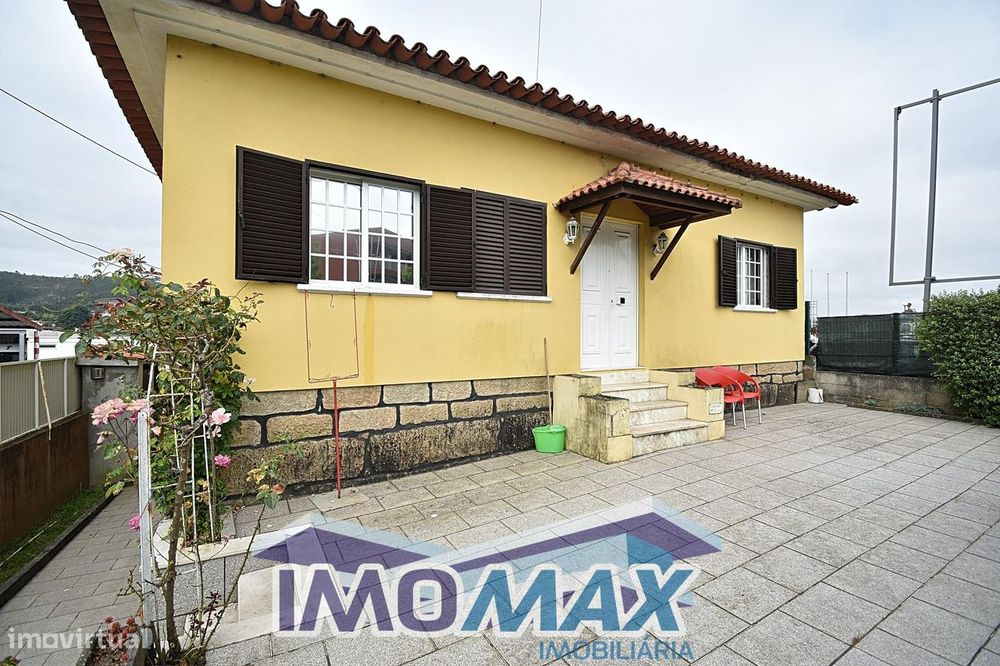 Moradia - Sobreira, Paredes