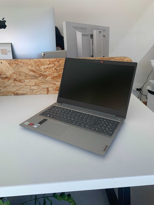 Portátil Novo Lenovo Ideapad 3 – AMD A3050U | SSD 128GB | RAM 4GB
