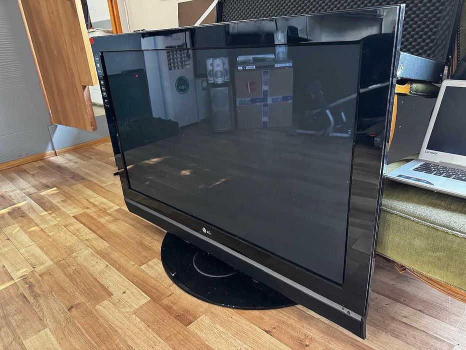 Telewizor LG 42 cale LCD + Oryginalny Pilot ! Stan Bardzo Dobry !