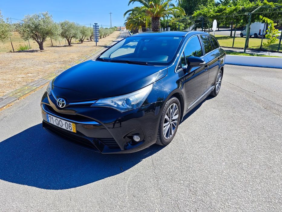 Toyota Avensis Touring Sports 2.0 D-4D Luxury+GPS