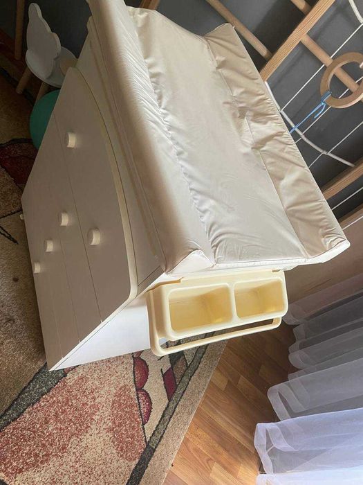 комод (пеленальный столик+ ванночка) + кроватка (Baby Italia)