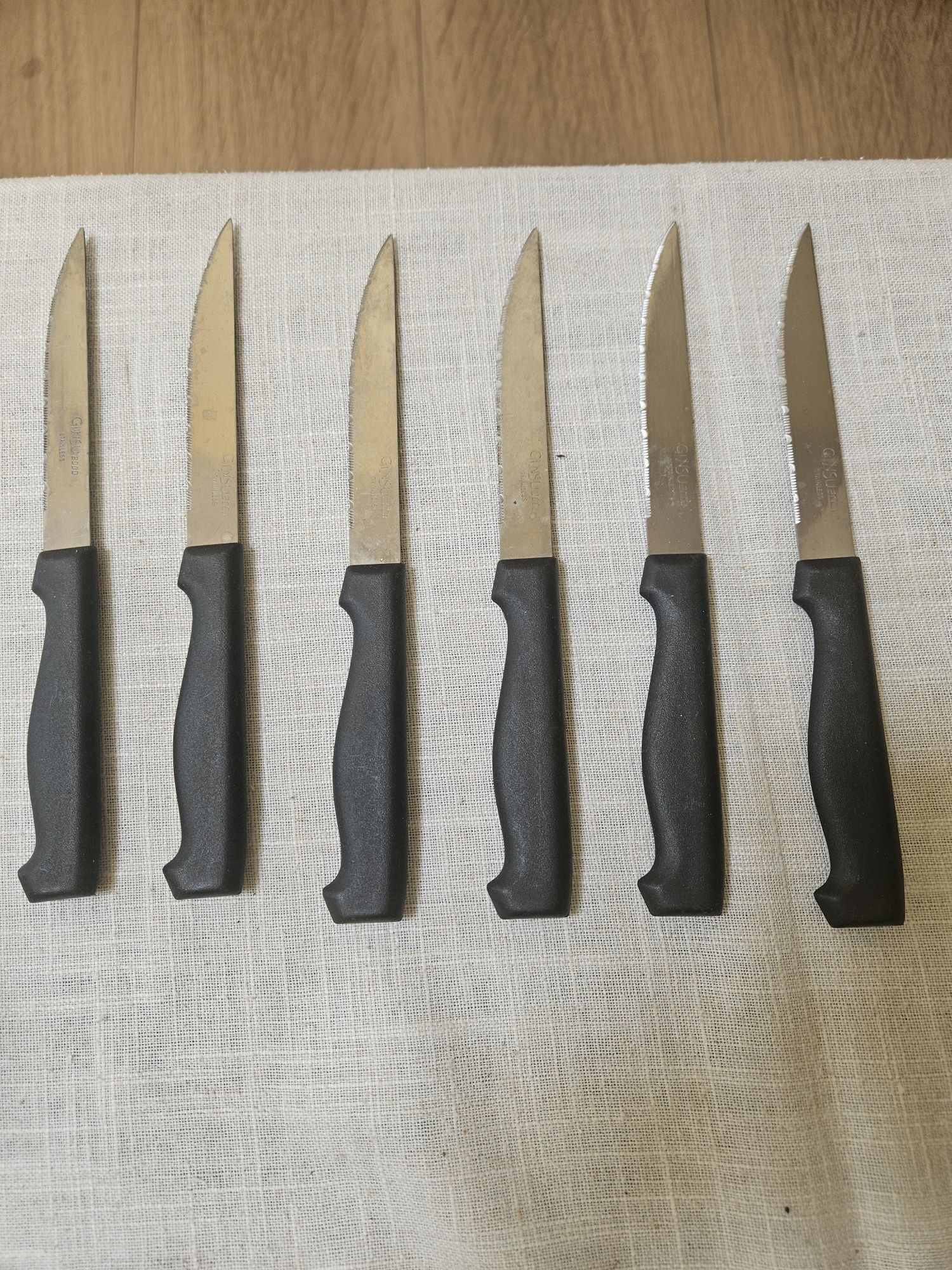 6 noży z ząbkami do steków