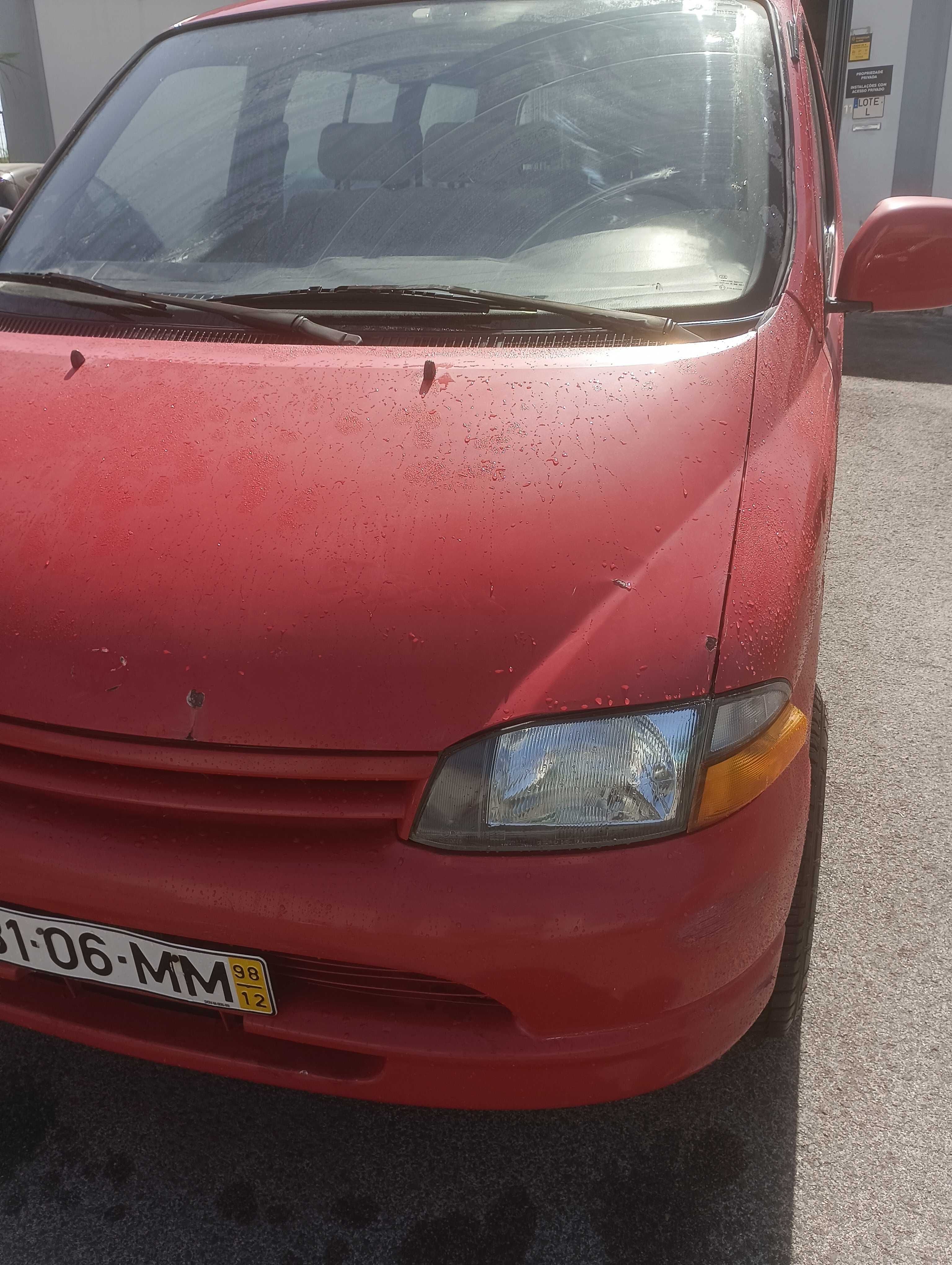 Toyota HiAce 9 lugares