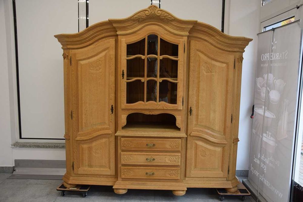 kredens z drewna dębowego - super stan