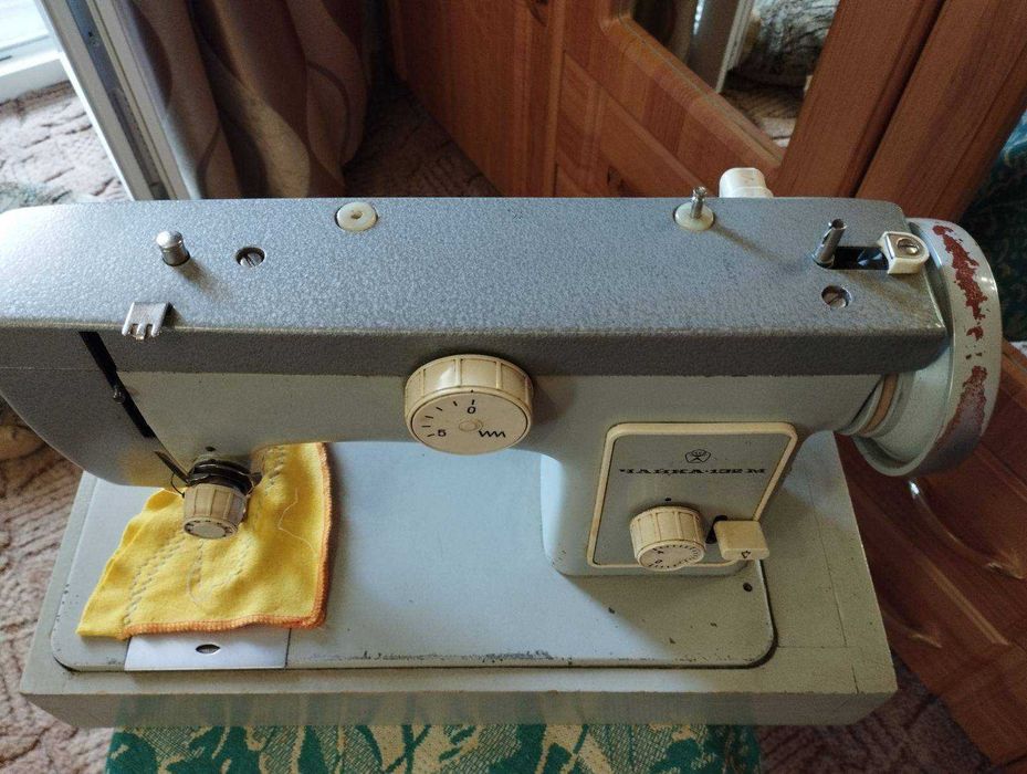 Швейна машинка Чайка 132М